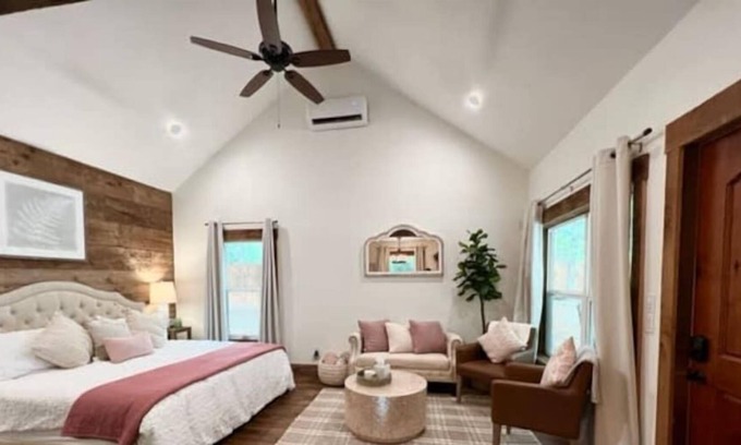 Waco Cabina | Blush Cabin 4min to Homestead 18min to Magnolia