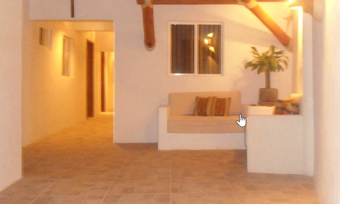 Coacoyul Casa | BM Zihua Casa de Huéspedes
