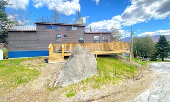 Twin Mountain Cabina | BMV2 Awesome "Tiny Home" A/C, Mountain Views, Minutes to Skiing, Hiking, Attractions, Dog Friendly!