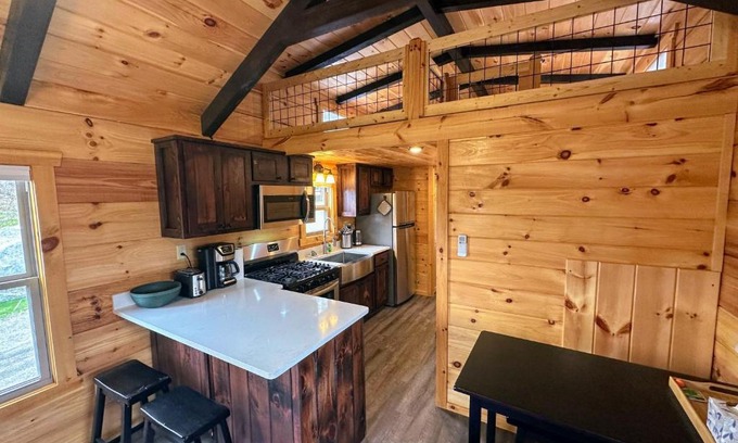 Twin Mountain Casa | BMV4 Tiny Home with sleeping loft