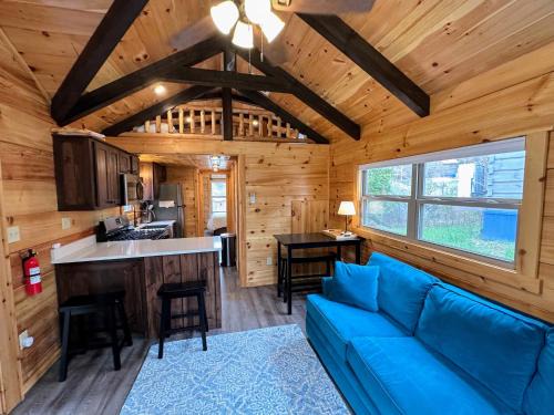 Twin Mountain Chalet De Esquí | BMV8 Tiny Home village near Bretton Woods