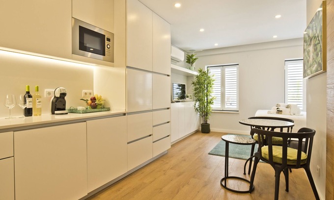 Lisbon Old Town Apartamento | BmyGuest Bruno's 36 Exclusive Apartment I (C96)