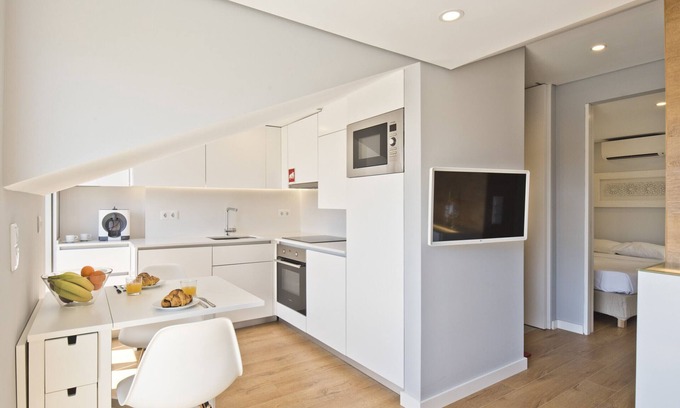 Lisbon Old Town Apartamento | BmyGuest Bruno's 36 Exclusive Apart VII (C102)