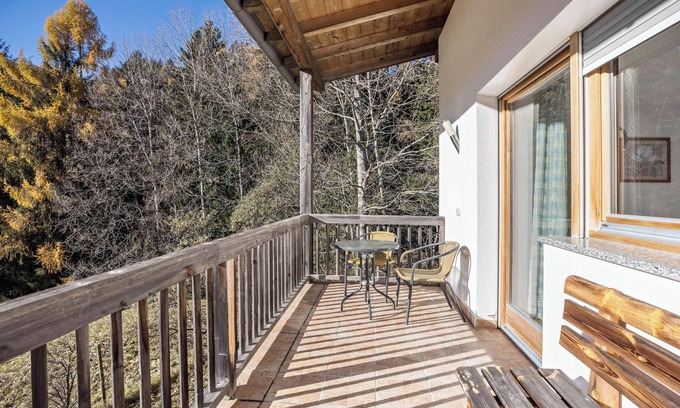 Monguelfo Apartamento | BnB Lettnerhof: - Apartments in the middle of the green, balcony, mountain view, free wi-fi