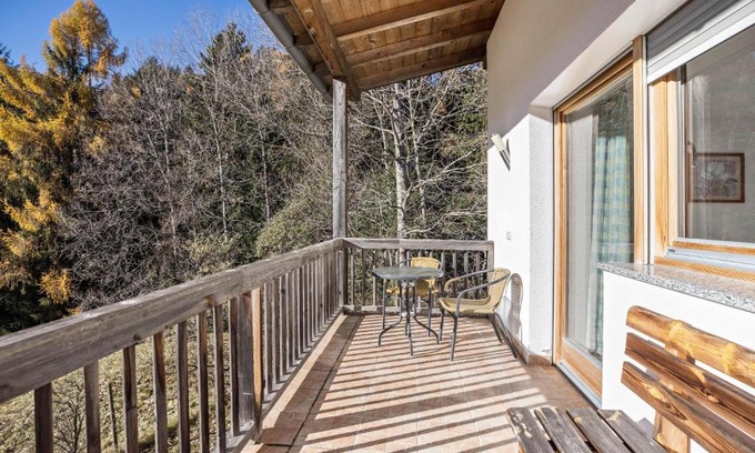 Monguelfo Apartamento | Bnb Lettnerhof Balcony Family Suite
