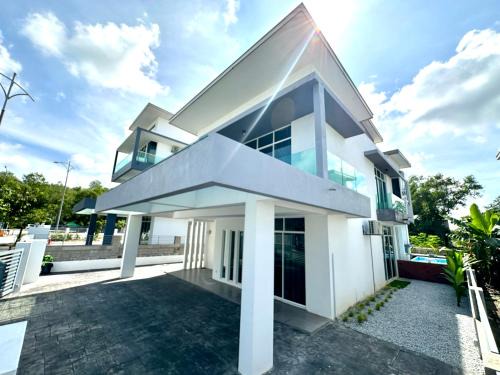 Bandar Country Homes Casa | BNB Luxe Homestay, Rawang - pool, 18 pax