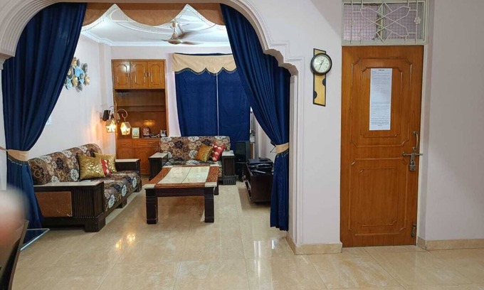 Dwarka Apartamento | BnBBuddy 2 BR Anugraha, Dwarka