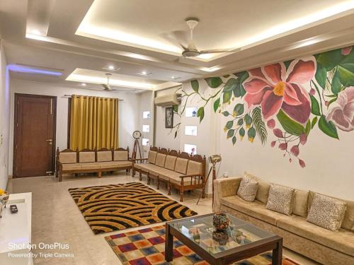 Shalimar Bagh Apartamento | BnBBuddy Stupendous Home In Shalimar Bagh