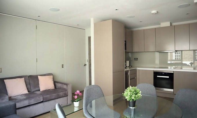 Vincent Square Apartamento | BnBNook - Bright 3BR by Trafalgar Square and Big Ben