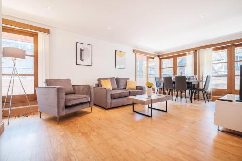 The City of London Apartamento | BnBNova - 2BR Penthouse with Terrace - Heart of Holborn