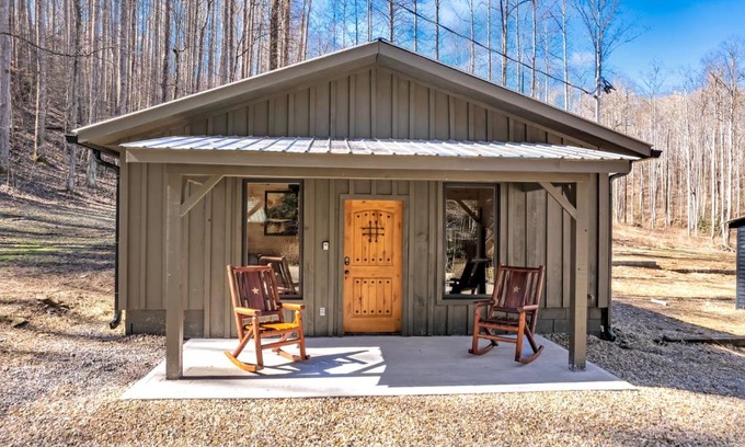 Cosby Casa | Bo's Carriage House - private 36-acre resort with 6 homes amazing waterfall