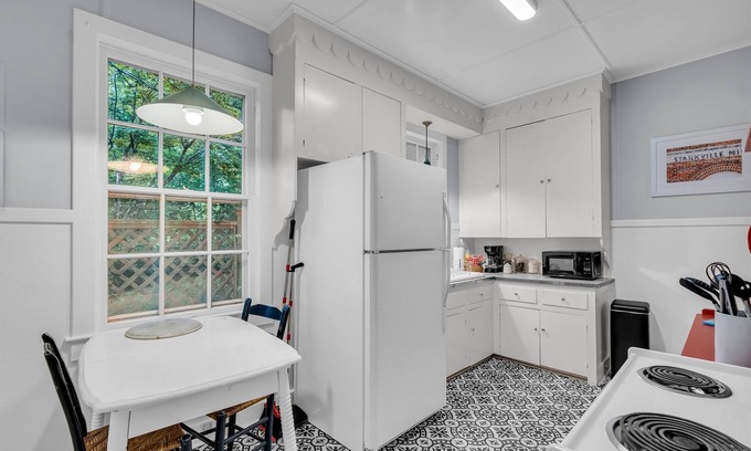 Starkville Casa | Boardtown Commons | Small Side | Historic