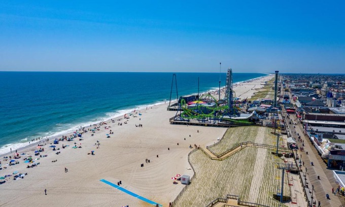 Seaside Heights Hotel | Boardwalk Hotel Charlee & Apartments Beach Hotel Oceanfront