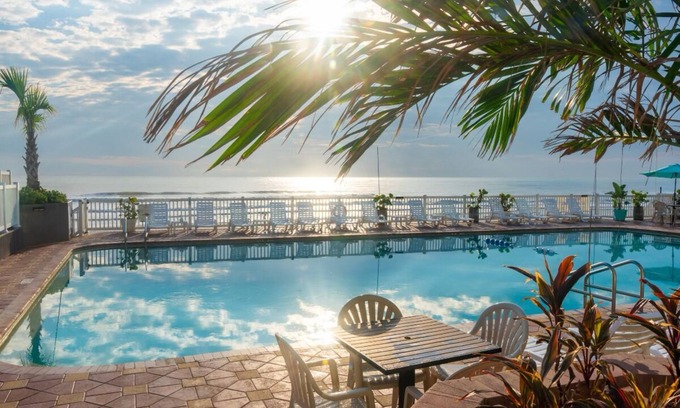 Davis Hotel | Boardwalk Inn and Suites