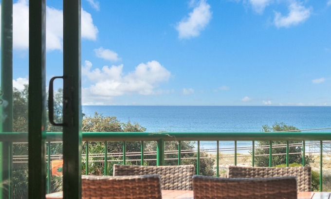 Bilinga Apartamento | Boardwalk Pacific 8 - Beachfront Bilinga - Min. 3 Night Stays!