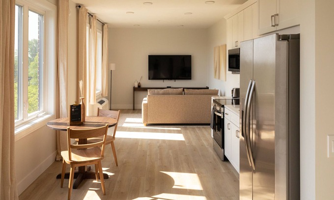 Traverse City Apartamento | Boardwalk Suites & Residences By Kasa