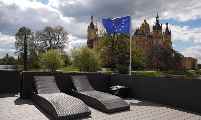 Schwerin Alquiler De Eote | Boat 'Cosy River Loft' with Private Terrace