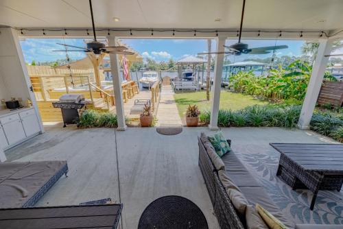 Holiday Beach Casa | Boat dock and jet ski pad! bring your boat!