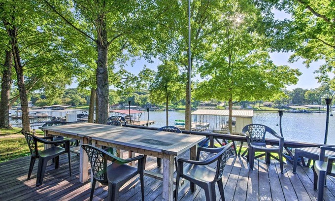 Gravois Mills Casa | Boat Dock and Slides Lakefront Gravois Mills Home