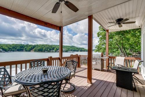 Lake Ozark Casa | Boat Dock and Slip Access Lake of the Ozarks Gem