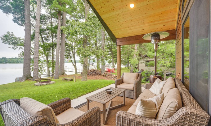 Siren Cabina | Boat Dock, BBQ & Fireside Fun: Clam Lake Cabin