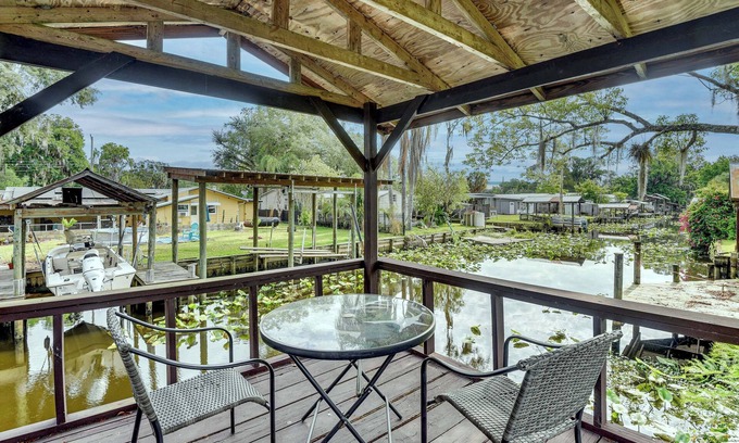 Satsuma Casa | Boat Dock & Waterfront Deck: Home in Satsuma!
