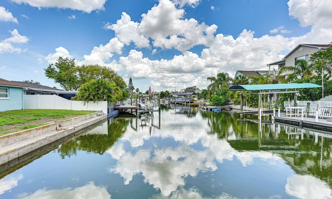 Hudson Beach Estates Casa | Boat, Fish & Explore Hudson: Home w/ Private Dock
