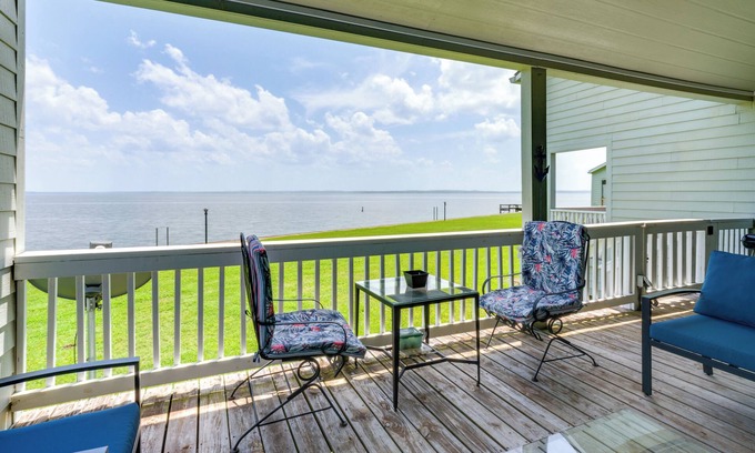 West Livingston Casa | Boat & Fish: Gem w/Water Views on Lake Livingston