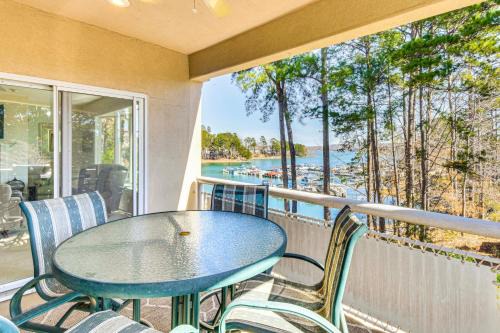 Salem Apartamento | Boat, Golf and Swim Keowee Key Condo with Lake Views