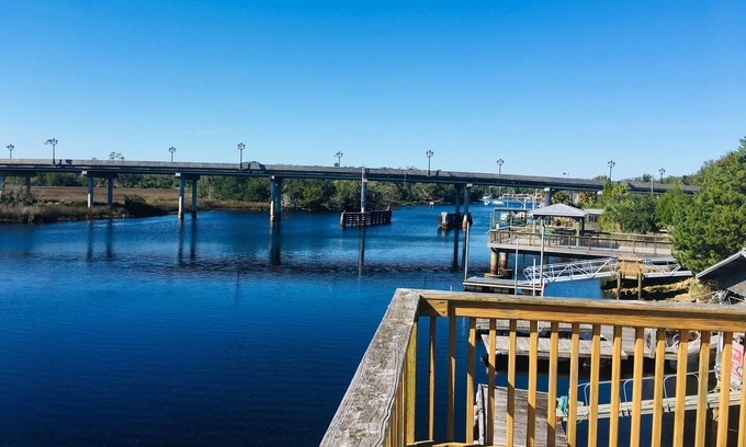 Steinhatchee Cabina | Boat House with Deep Water Dock