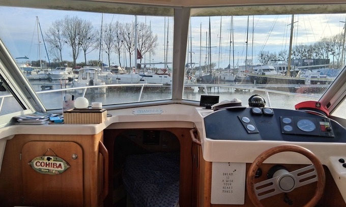 Ouistreham Alquiler De Eote | Boat in port