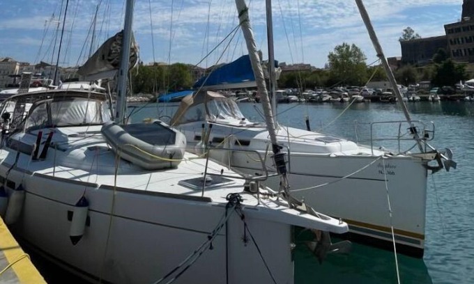 Corfu Town Alquiler De Eote | Boat 'Oceanis 31037i' with Sea View and Wi-Fi
