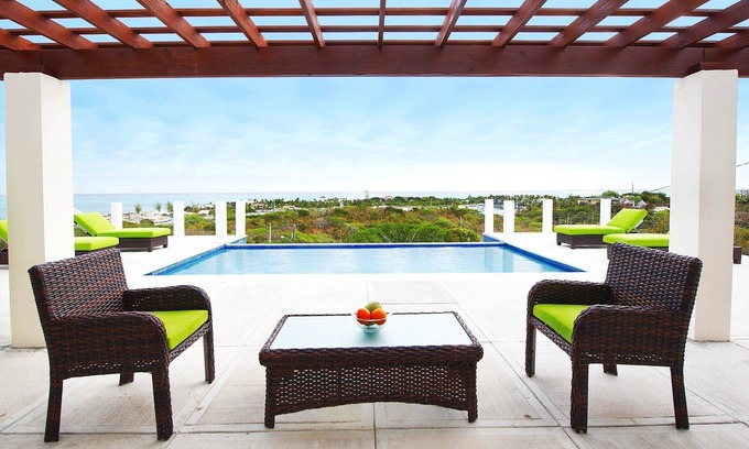 Providenciales Villa | Las mejores vistas de la isla. 4BR con piscina y Jeep!