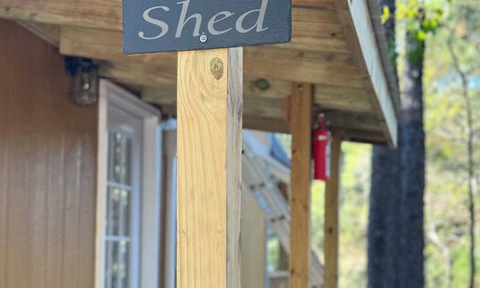 Russellville Casa | Boat Shed on the Duck Farm