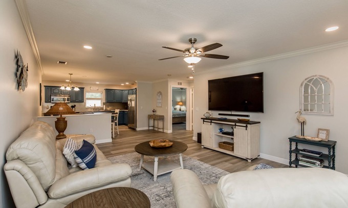 Sebastian Highlands Casa | 🍹🌞 Boater's Paradise! Fenced Yard, Boat Parking, 6 miles to Beach!