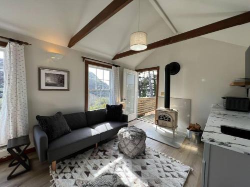 Point Arena Casa | Boathouse Cottage (Historic Coast Guard property)