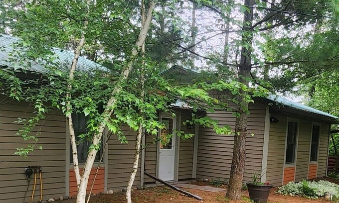 Winter Cabina | Bobbers Cabin on Perch Lake