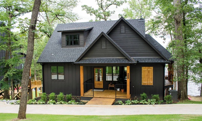 Farmerville Cabina | "Bobcat" Cabin is a newly built, elevated rustic home on Lake D'arbonne!
