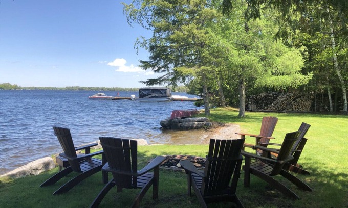 Dunsford Casa | Bobcaygeon Lakefront Home on Sturgeon Lake, Kawarthas