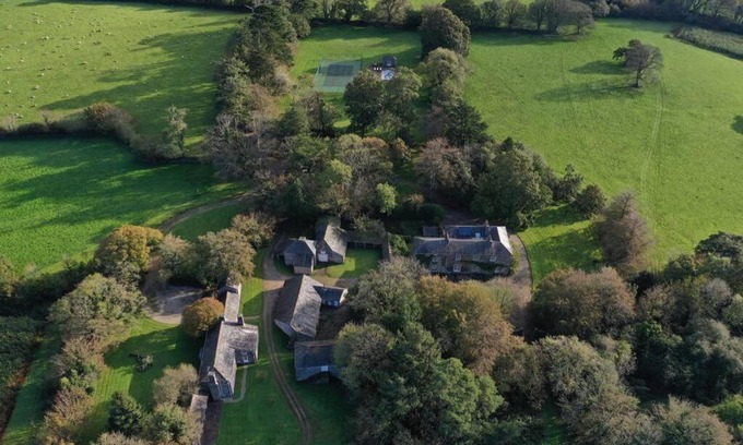 Bodmin Casa | Boconnion Estate Sleeps up to 45