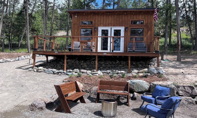 Rexford Apartamento | Bode's Bunkie – Tiny House with Mountain Views and Lake Access