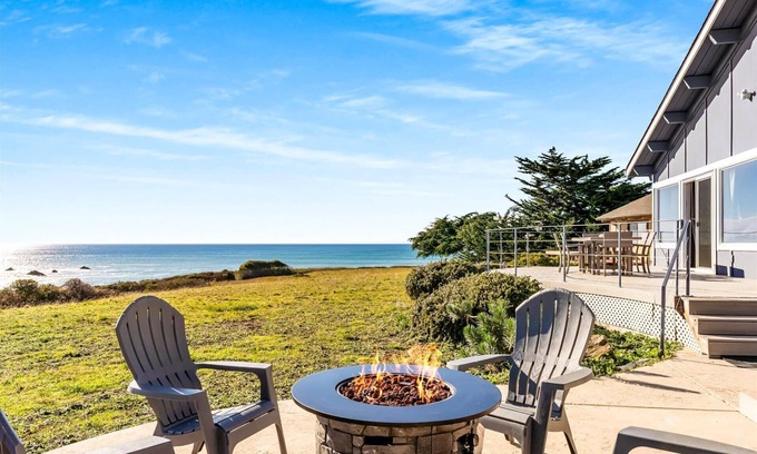 Sereno del Mar Casa | BodegaBayBeachHome-Astonishing Views!Coastal Family Retreat! PoolTableLounge
