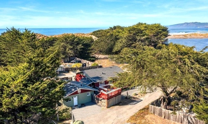 Salmon Creek Casa | BodegaBreeze: Home+Studio! MagicalFUN Home & Bodega Bay!WalktoBeach!HtTb/WiFi