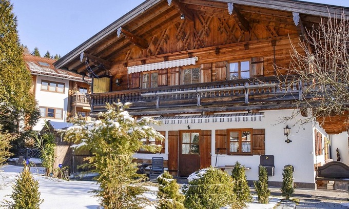 Enterbach Condominio | Floor cutting suites with a view of the Hirschberg