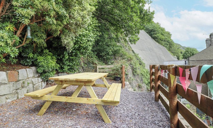 Tremadog Cabaña | Bodlondeb