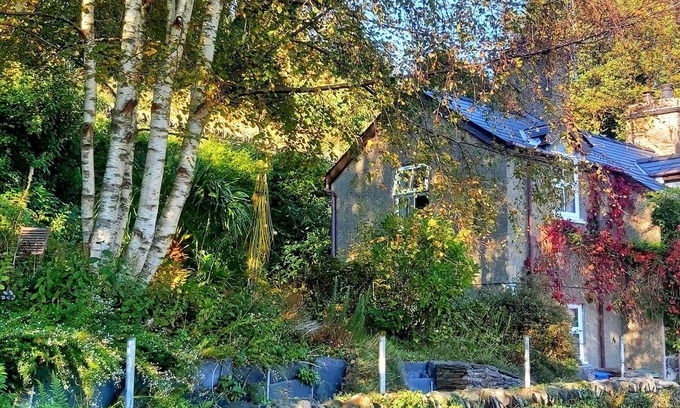 Penrhyndeudraeth Cabaña | Bodorwel cottage, next to Ffestiniog Railway