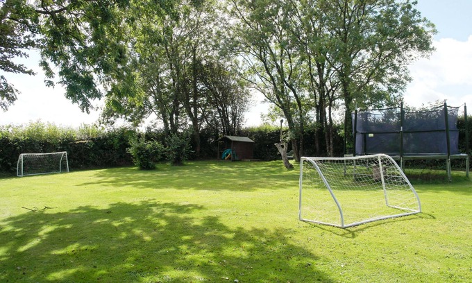 North Tamerton Cabaña | Bodrugan Una encantadora cabaña de Cornualles con jardines y patio privado, amigable
