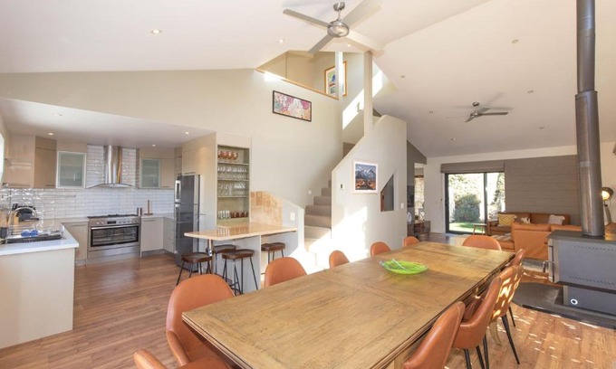 Jindabyne Casa | Bogong Lakeview 1 of 19 Bogong Street