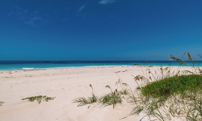 Governor's Harbour Casa | Bohemia - New Luxury Beachfront Bungalows