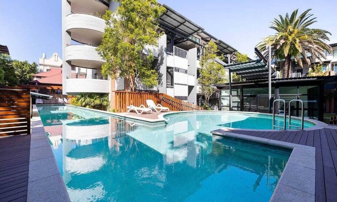 Teneriffe Apartamento | Bohemian Luxe, Teneriffe. Where quiet comfort and vibrant city living meet.